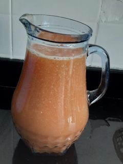 صورة لوصفة عصير القرع الاحمر والفواكه