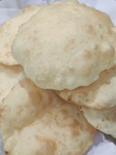 भटूरे (bhature recipe in Hindi) रेसिपी मुख्य फोटो