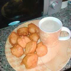 A picture of Akara n Pap.