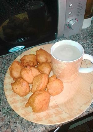 A picture of Akara n Pap.