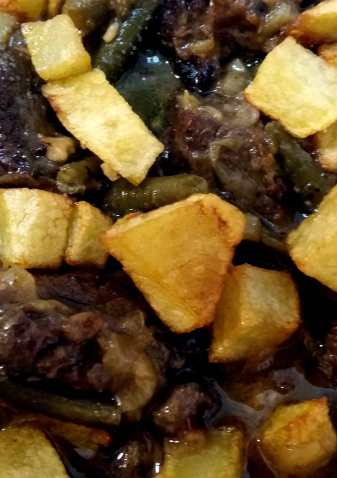 Una foto de Estofado de ternera y verduras en olla exprés rápida (vídeoreceta)
