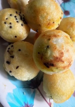 क्रिस्पी स्टफ्ड राइस बॉल्स (Crispy stuffed rice balls recipe in hindi) रेसिपी मुख्य फोटो