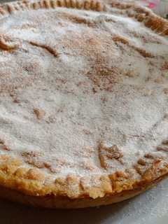 Foto di Torta con amaretti, mandorle e cioccolato