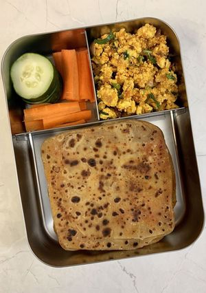 पनीर भुर्जी (paneer bhurji recipe in Hindi) रेसिपी मुख्य फोटो