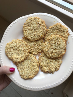 Una foto de Galletitas de coco y limón