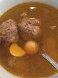 Caldo con pelotas