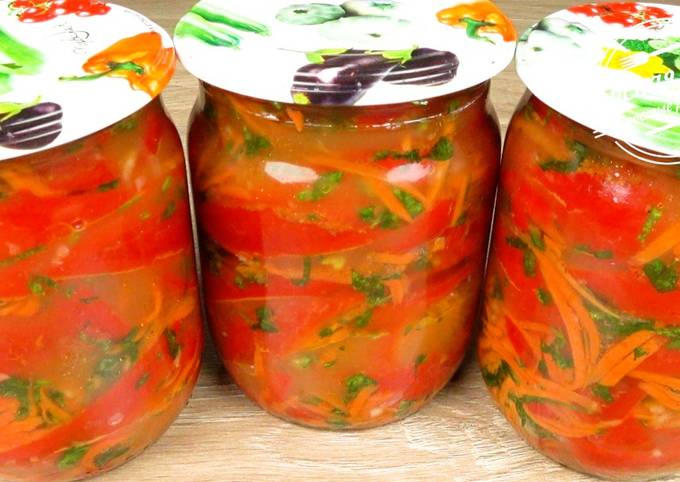Как приготовить Заправка в томатном соусе с морковкой и перцем на зиму рецепт пошагово