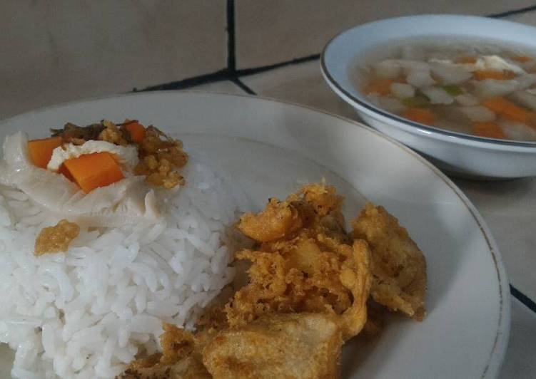 Rahasia Bikin Vegetable Soup with Chicken and Mushroom ala Raekresnna, Lezat Sekali