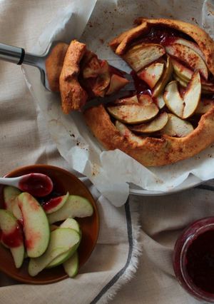Φωτογραφία της συνταγής Γαλλική τάρτα Galette με ψητά μήλα και μαρμελάδα