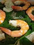 Canh rau dền nấu tôm và chả cá
