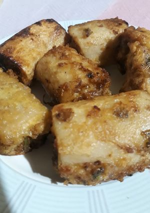A picture of Fried khatey lotus root.