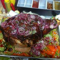 Una foto de Pernil de Cerdo