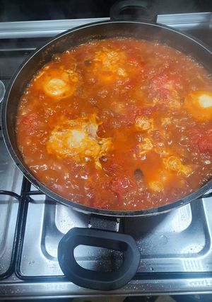 Una foto de Albóndigas con huevos y tomate natural