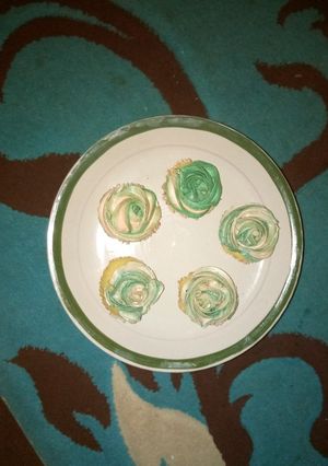 A picture of Simple Frosted Cupcakes.