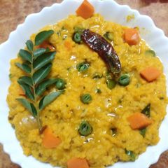 A picture of Dal khichdi.