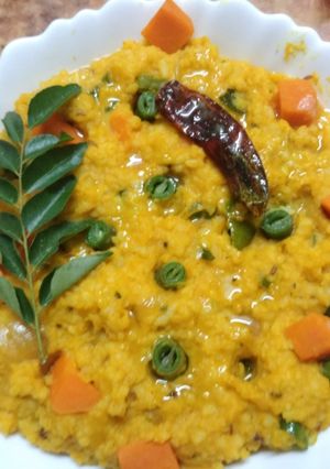 A picture of Dal khichdi.