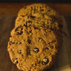 A picture of Peanut Butter Oatmeal Chocolate Chip Cookies.