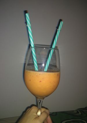 Una foto de Licuado de frutas con miel