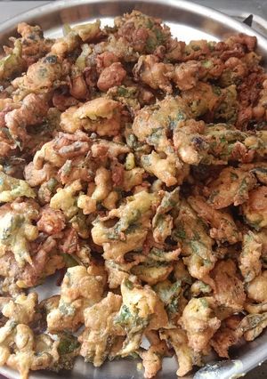 A picture of Betel leaves pakora.
