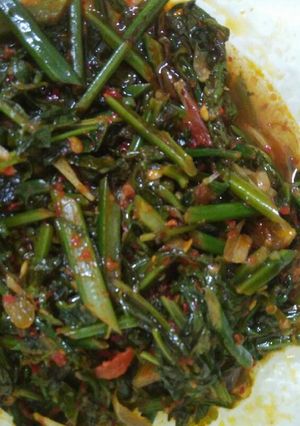 Foto resep Tumis pakis pedas👌