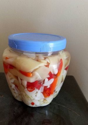 Hình của món Măng ngâm tỏi ớt.