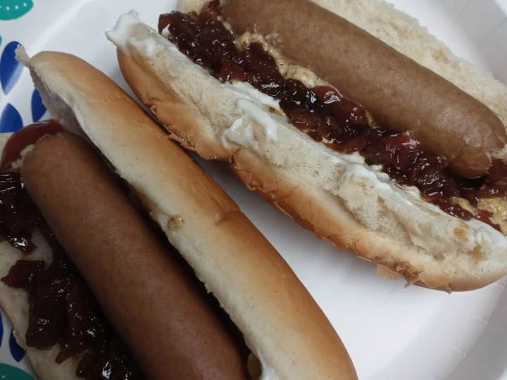 Easy Steps to Make Recipes Hotdog with Onion Bacon Jam the  Makes Drooling Tasty.
