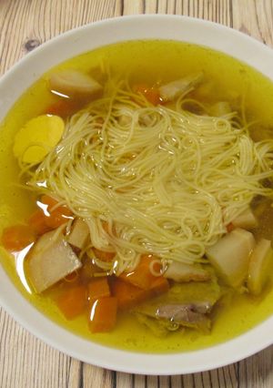 Gyöngyözve 🔥 főtt klasszikus ✨ tyúkhúsleves 🍲 recept fotója
