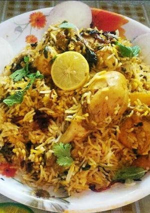 A picture of Chicken Dum Biryani.