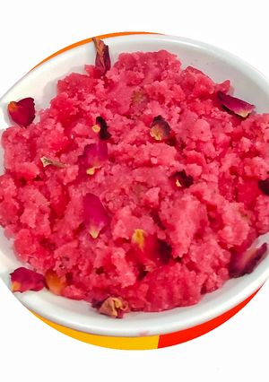 A picture of Strawberry Halwa.
