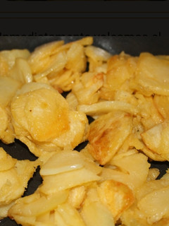 Una foto de Patatas al ajillo con pimentón