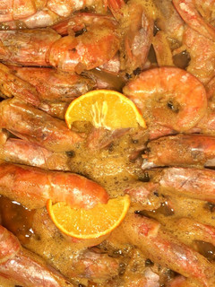 Una foto de Gamba 🍤 a la naranja 🍊 y cava 🍾