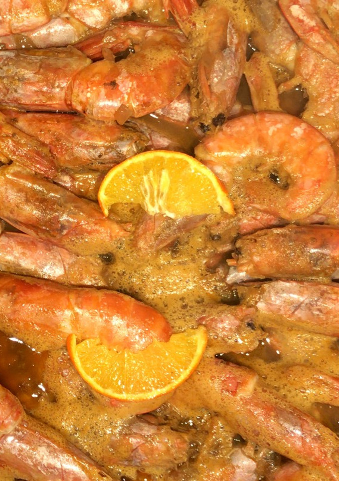 Una foto de Gamba 🍤 a la naranja 🍊 y cava 🍾