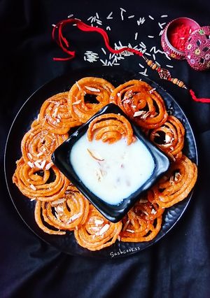 A picture of Instant jalebi rabari.
