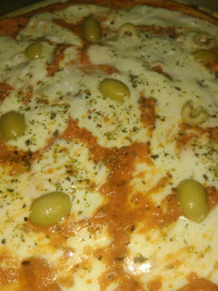 Una foto de Pizza en licuadora sin levadura sin amasar 🍕