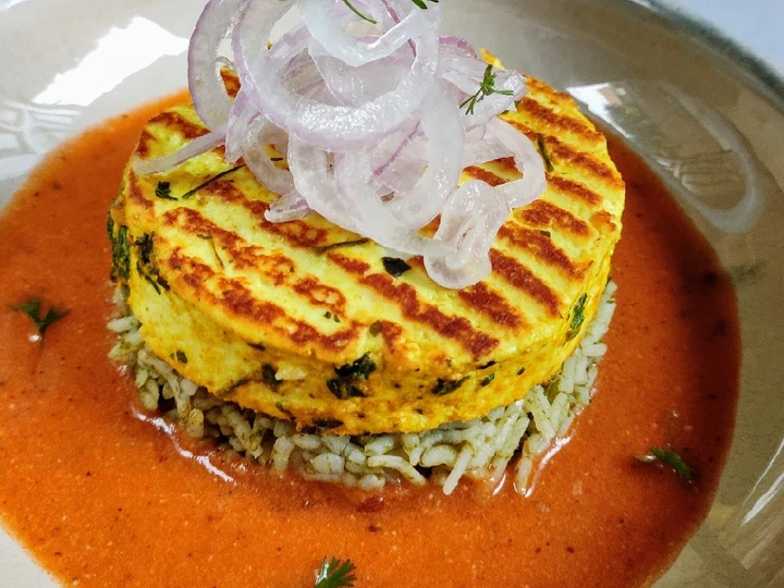 Easy Way Prepare Paneer Steak on spinach rice with makhani gravy the Delicious Perfect