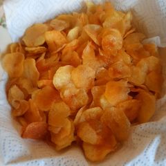 Salted potato crisps A picture of Salted potato crisps.