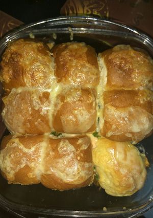 A picture of Cheesy pullover buns.