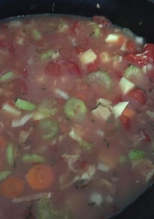 A picture of Manhattan clam chowder.