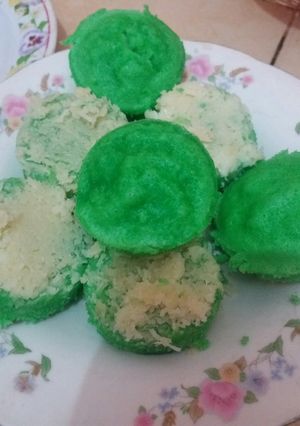 Foto resep Bolu kukus pandan keju simple