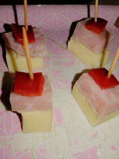 Una foto de Palitos de jamón, queso y Morrón
