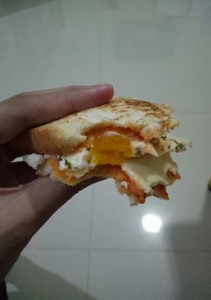 Foto resep BURGER ROTI TAWAR EXPRESS pecinta sunny side up, step by step