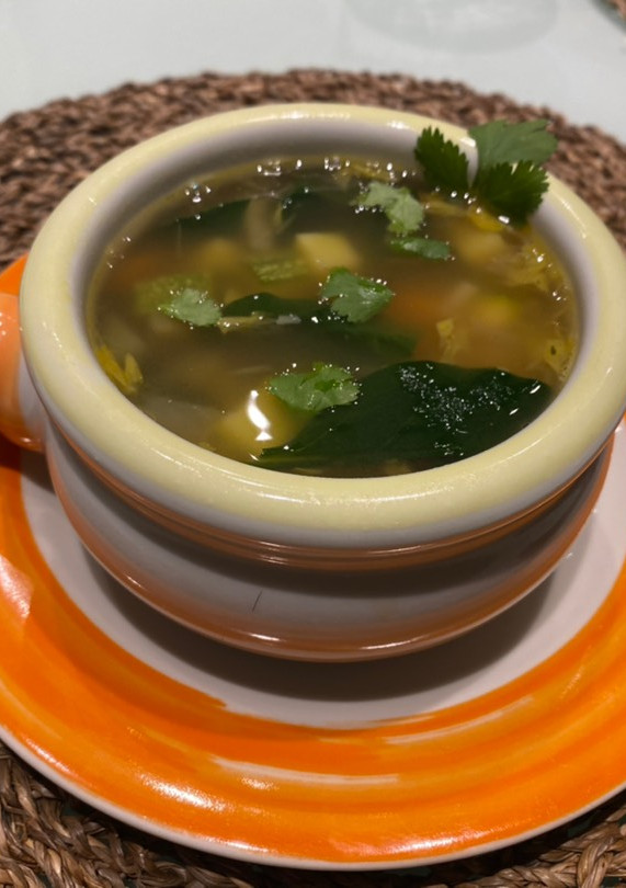 Una foto de Sopa de verduras con camote