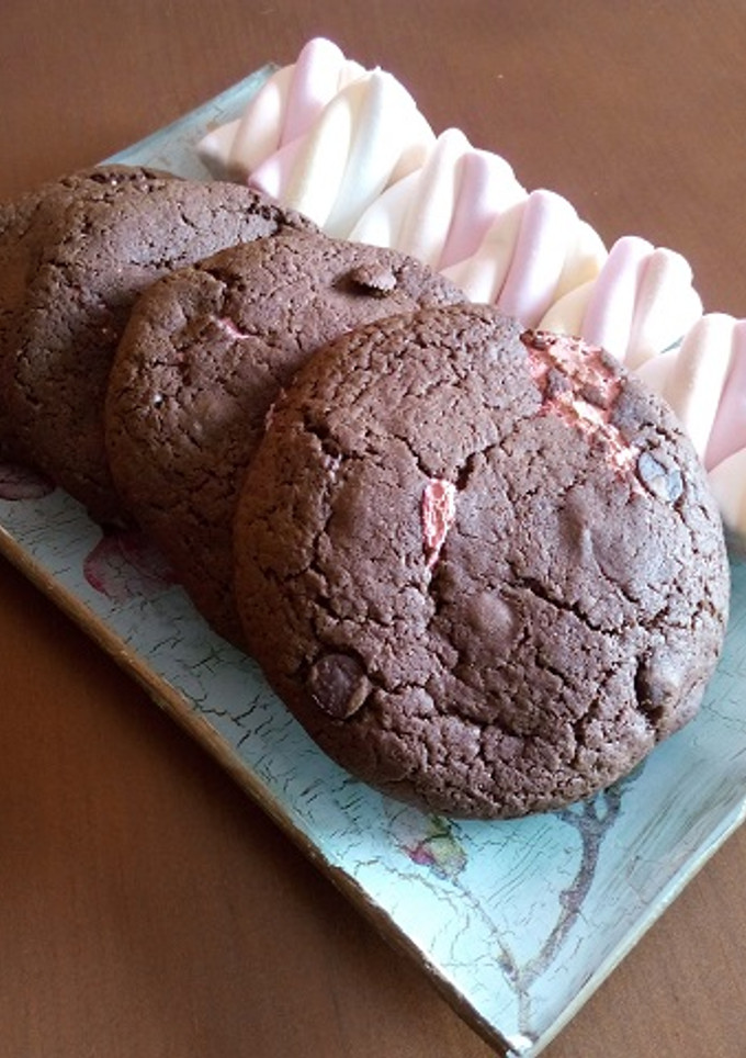 Una foto de Cookies de chocolate y esponjitas