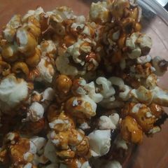 A picture of Caramelized popcorns.