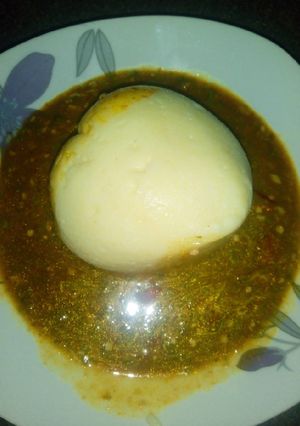 A picture of Tuwan alkama da miyar kibewa danya.