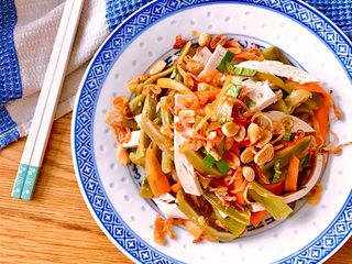 Gỏi Rau Tiến Vua Chả Lụa