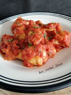 Una foto de Alitas con tomate