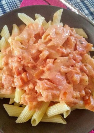 A picture of Pasta with tomato, feta and ouzo sauce.