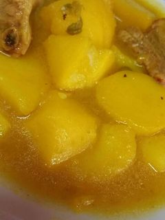 Una foto de Patatas en caldo