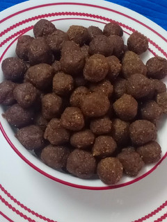 સુંઠ ની ગોળી(Sunth Goli Recipe In Gujarati) રેસીપી મુખ્ય ફોટો